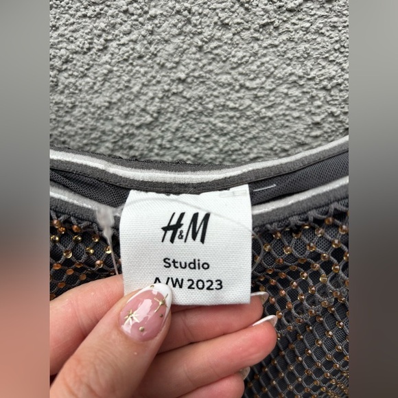 H&M Studio 2023 Rhinestone-Embellished Off-the-Shoulder Dress Charcoal gray/gold - Picture 12 of 16